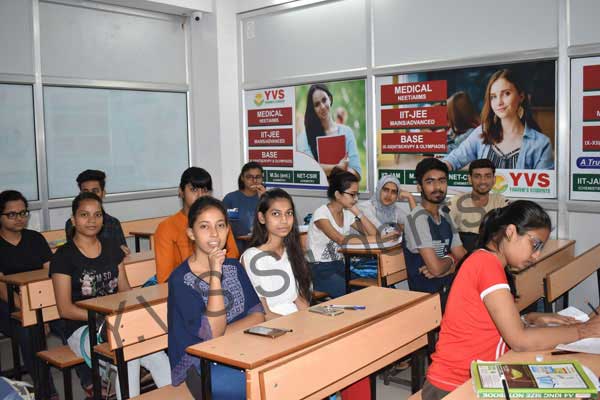 JEE Coaching in Laxmi Nagar